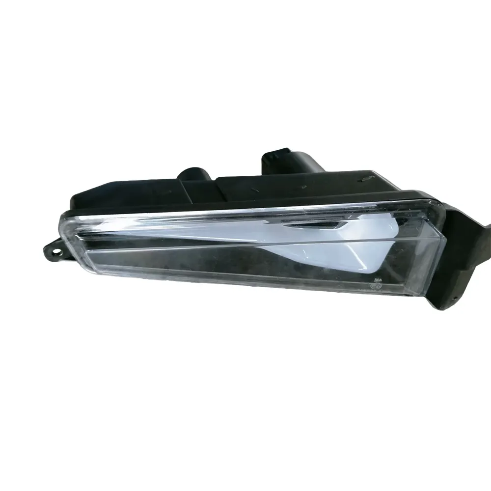 المصباح الأمامي الأيسر والأيمن